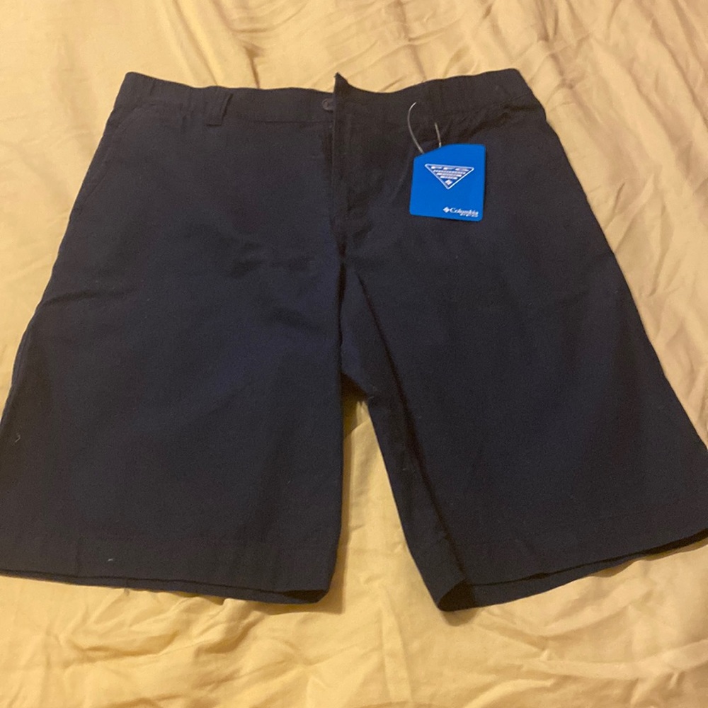 NWT Youth Large navy Columbia shorts from pet free smoke free home